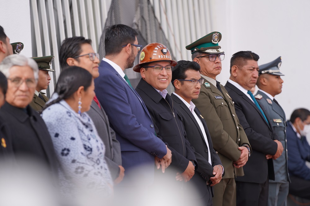 Gobernador consolida 137 proyectos nuevos en favor de Potosí